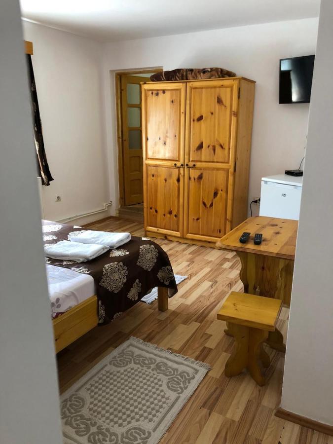 Pensiunea Cerbul Lacu Rosu Bagian luar foto